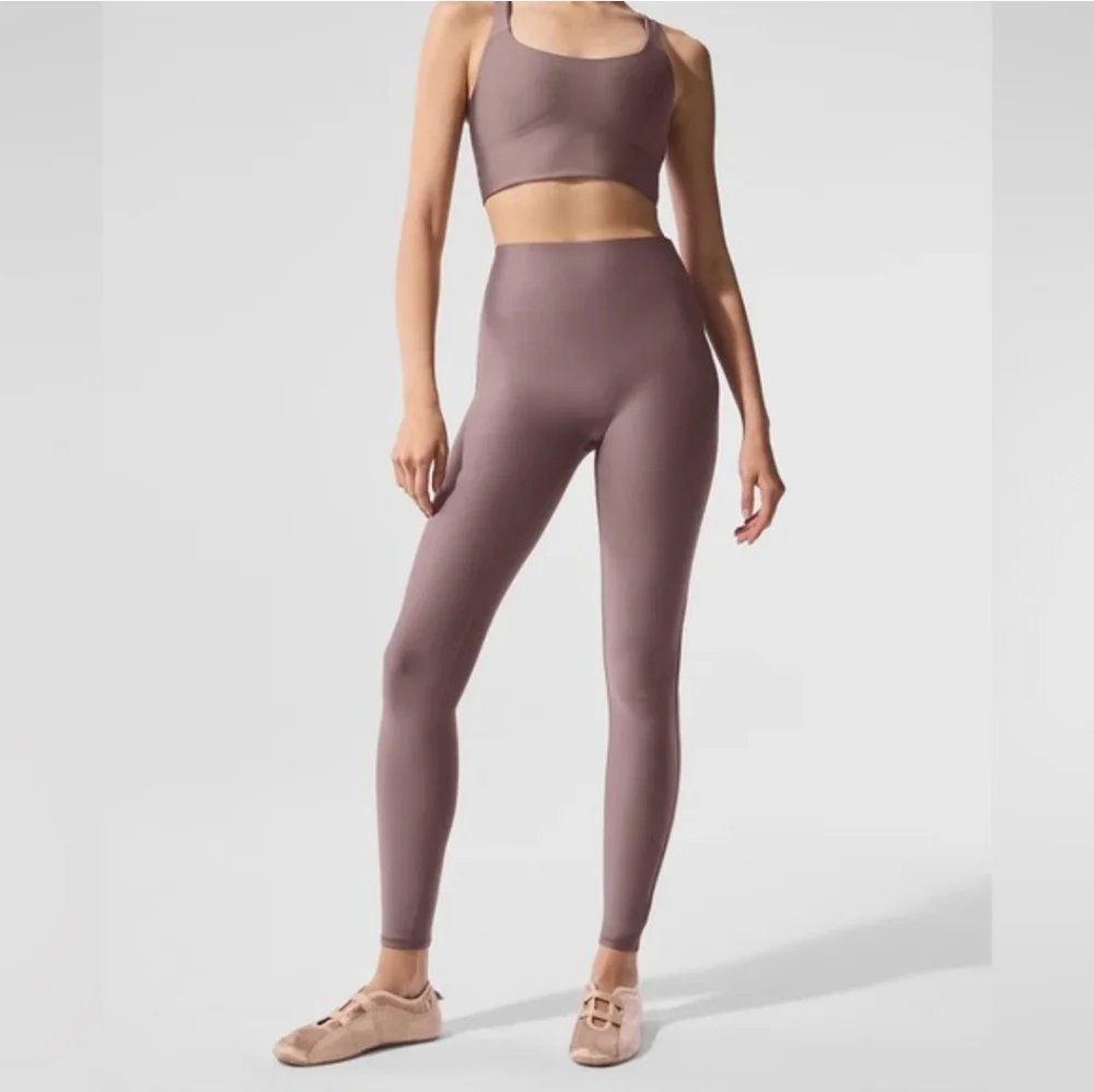 Alo Yoga FLAW 7/8 High-Waist Airlift Legging In Mushroom Small $134 *Minor FLAW* - Picture 2 of 16